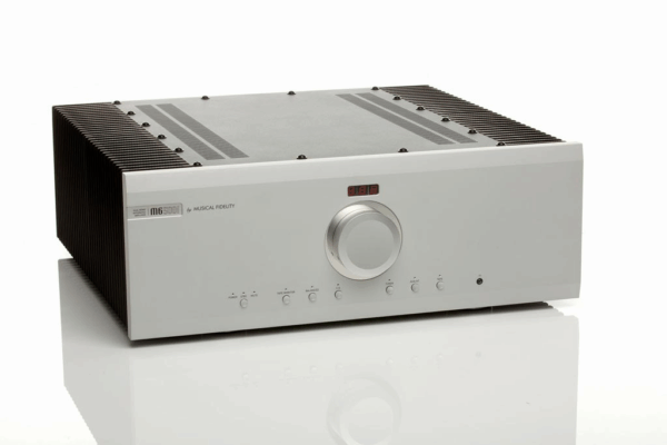 Musical Fidelity M6 500 i VERSTERKER