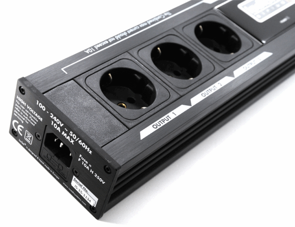 Isotek SIRIUS 6 voudig netfilter zwart