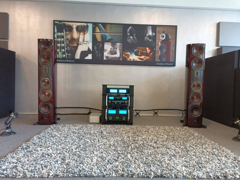 Dali-epikor-11-met-mc-Intosh-high-end-ruimte-overgaauw-scaled